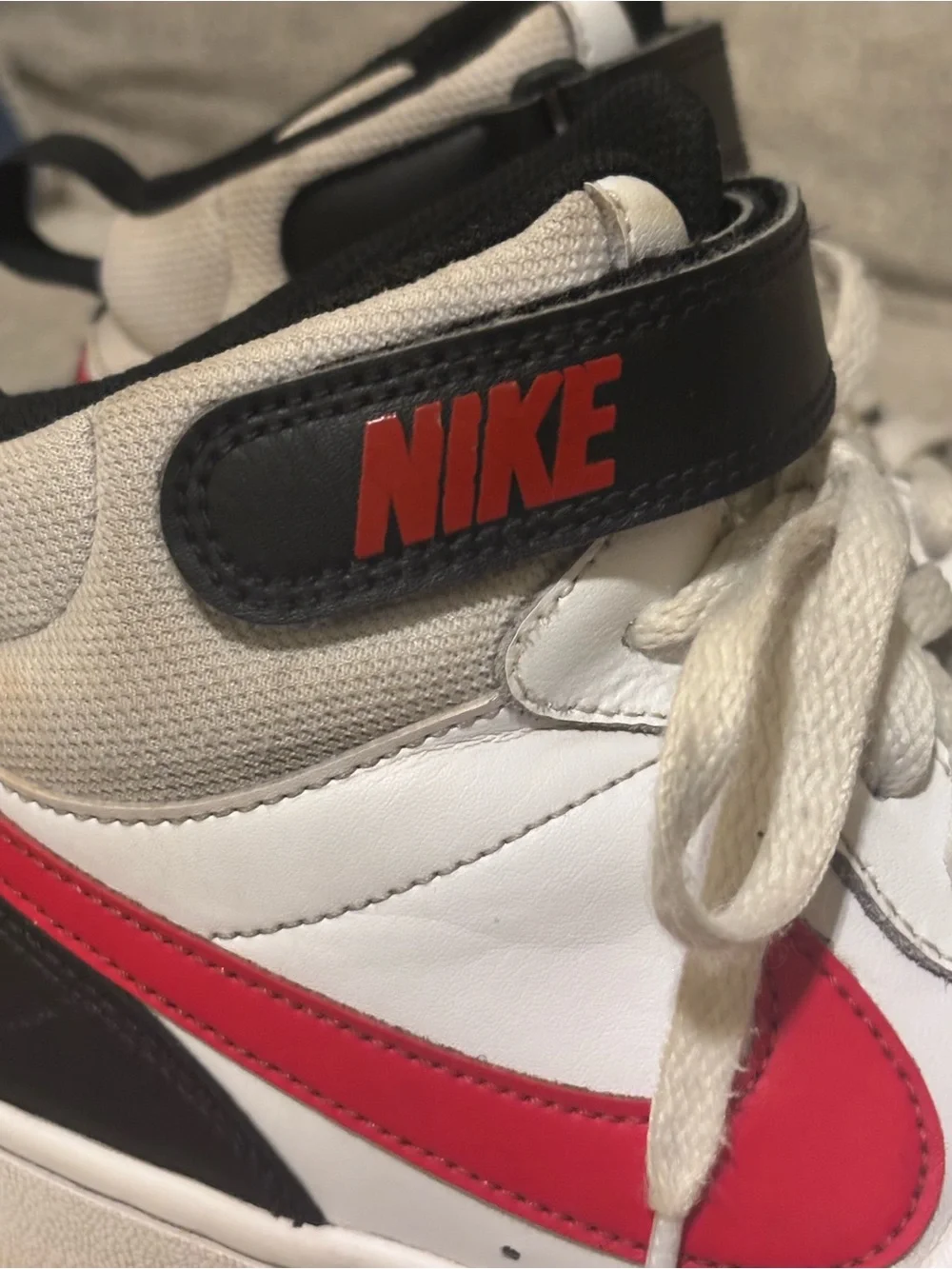Kids Nike High-Top Sneakers size 6 Red Black & White
